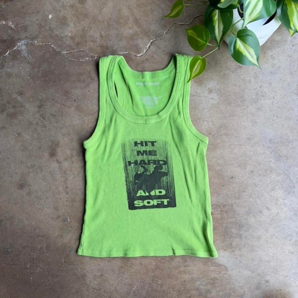 Green "hit me hard and soft" ribbed graphic Billie Eilish tank top merch size S